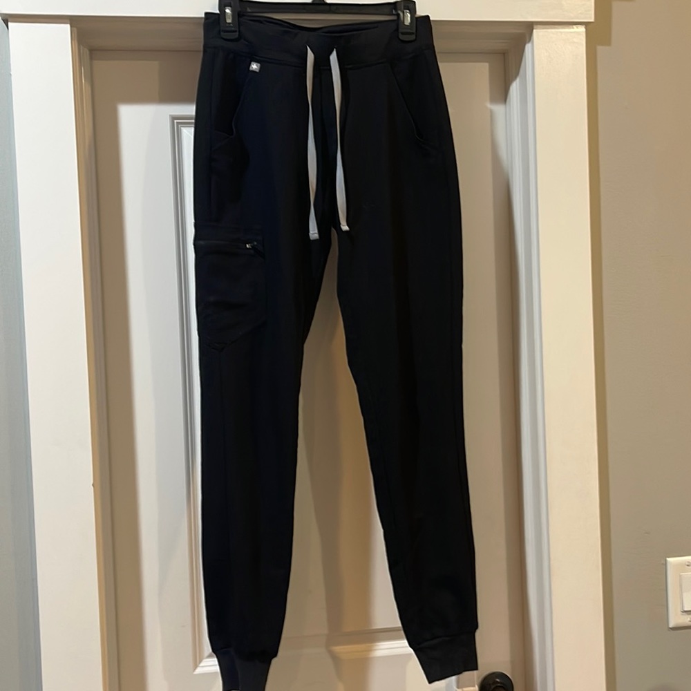 Like new black jogger scrubs